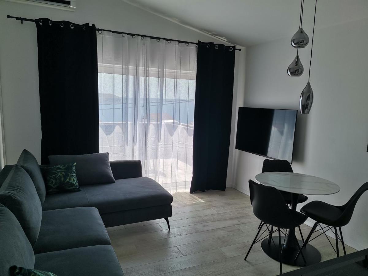 Apartmani Darko Rtina Exterior photo